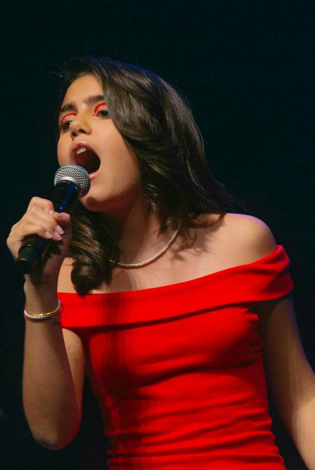 Cantante en Gala TEA